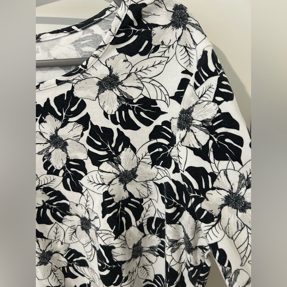 Black and white tropical flower long sleeve shirt from White Stag - Picture 3 of 7